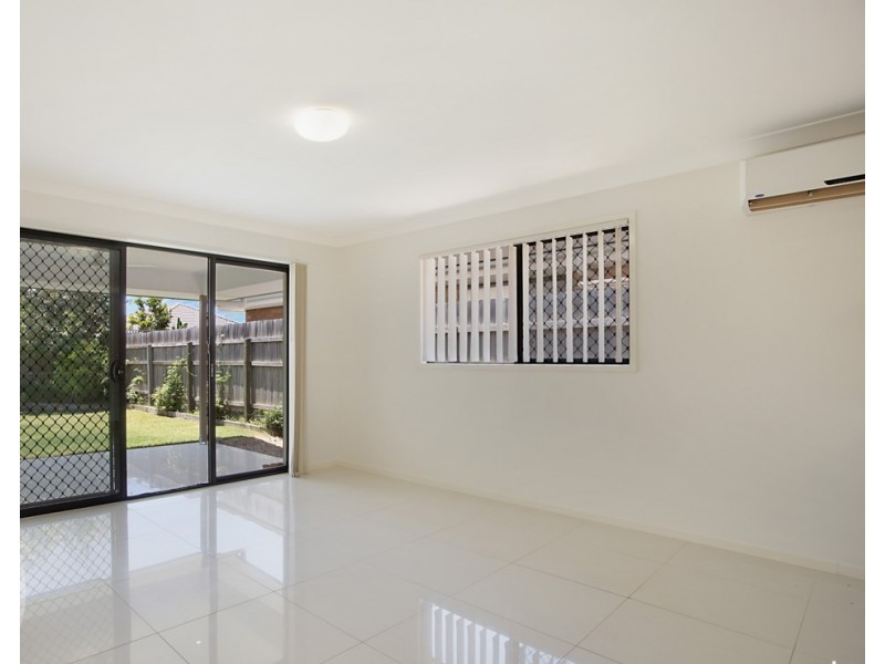 16 Kingdom Circuit, North Lakes QLD 4509
