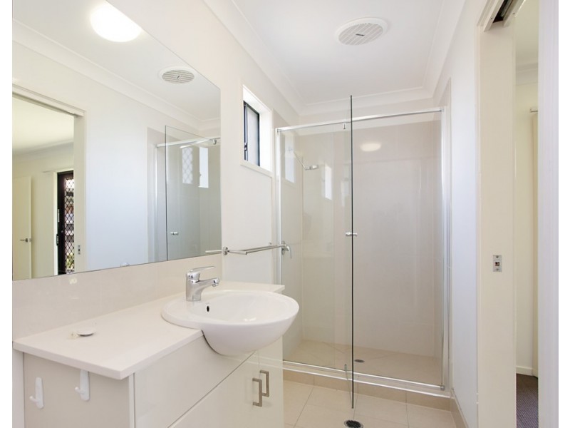 16 Kingdom Circuit, North Lakes QLD 4509