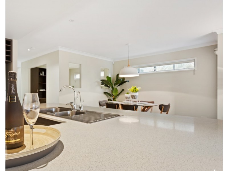 70 Elkington Circuit, North Lakes QLD 4509