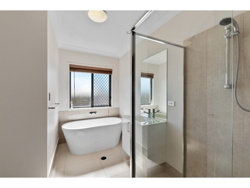 53 Ravensbourne Crescent, North Lakes QLD 4509