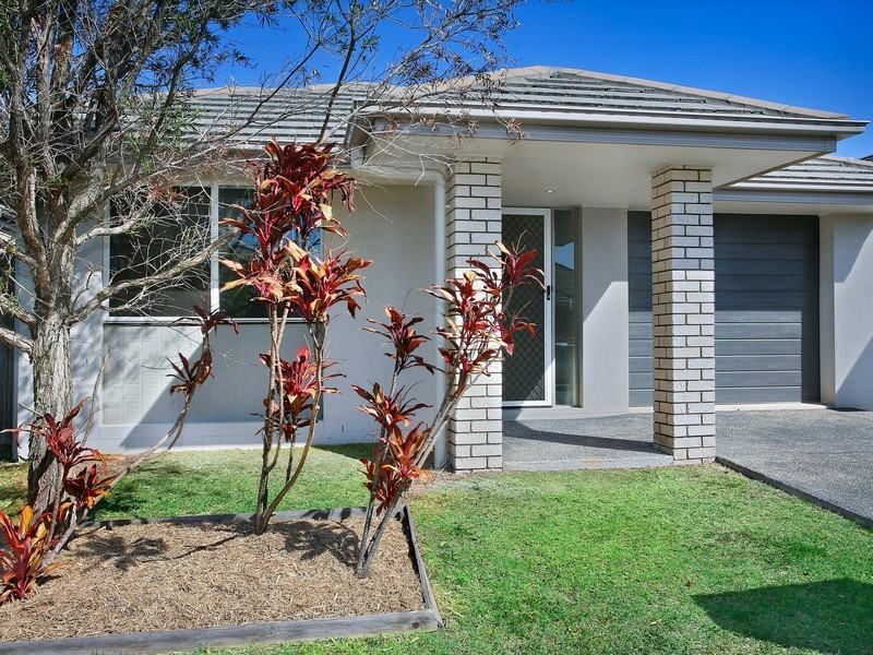 50 Denham Crescent, North Lakes QLD 4509