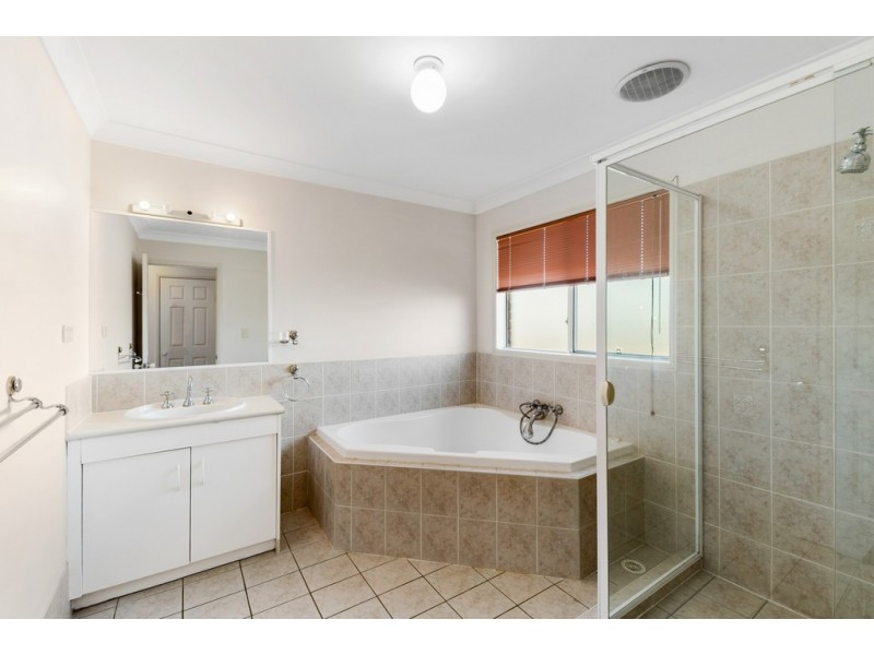 21 Cooksland Crescent, North Lakes QLD 4509