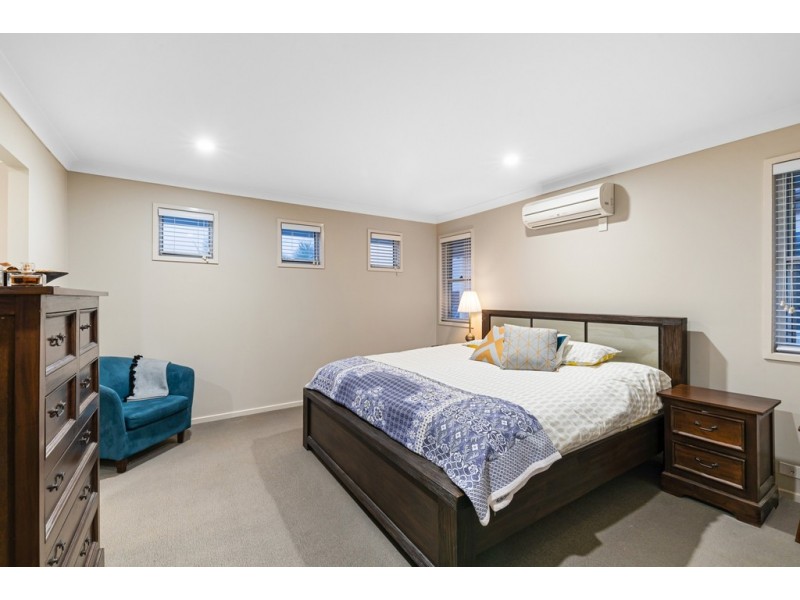 60 Kurrajong Circuit, North Lakes QLD 4509