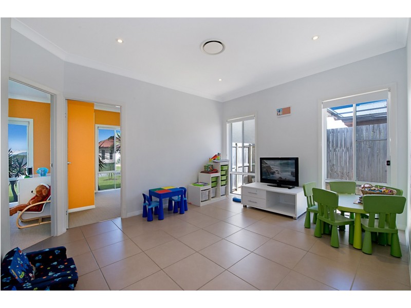 21 Foambark Street, North Lakes QLD 4509