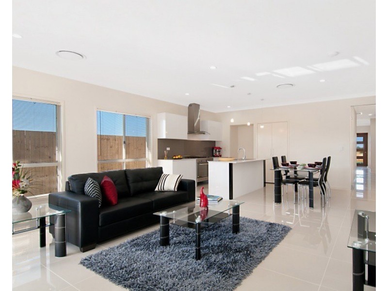 140 Nicklaus Parade, North Lakes QLD 4509