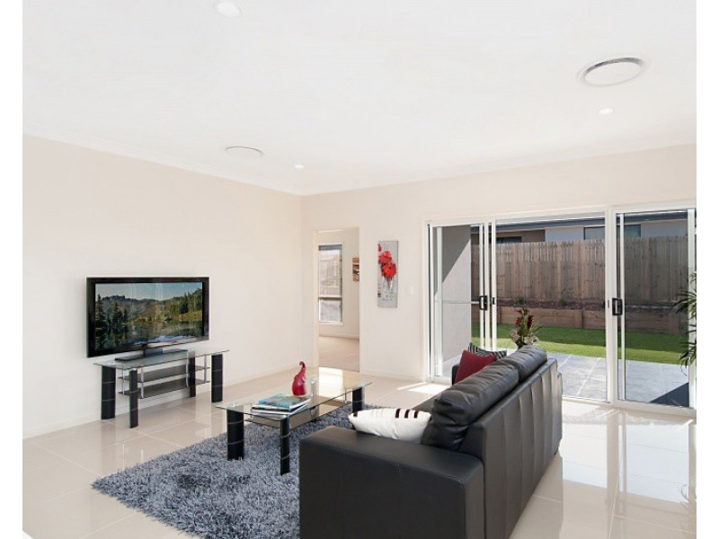 140 Nicklaus Parade, North Lakes QLD 4509