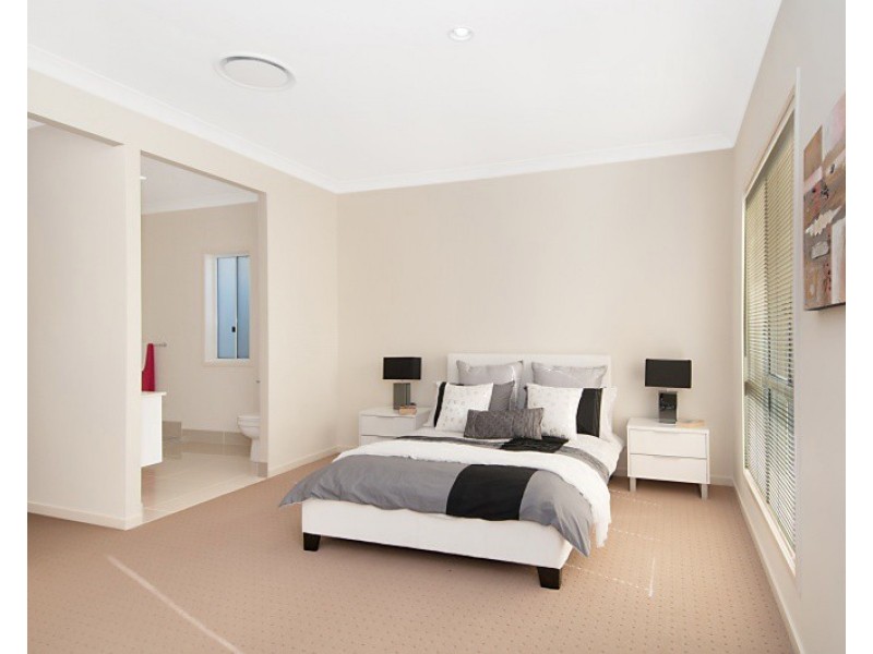 140 Nicklaus Parade, North Lakes QLD 4509