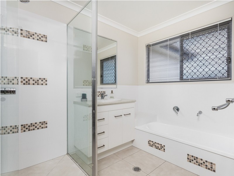 2/2 Hirsch Court, North Lakes QLD 4509