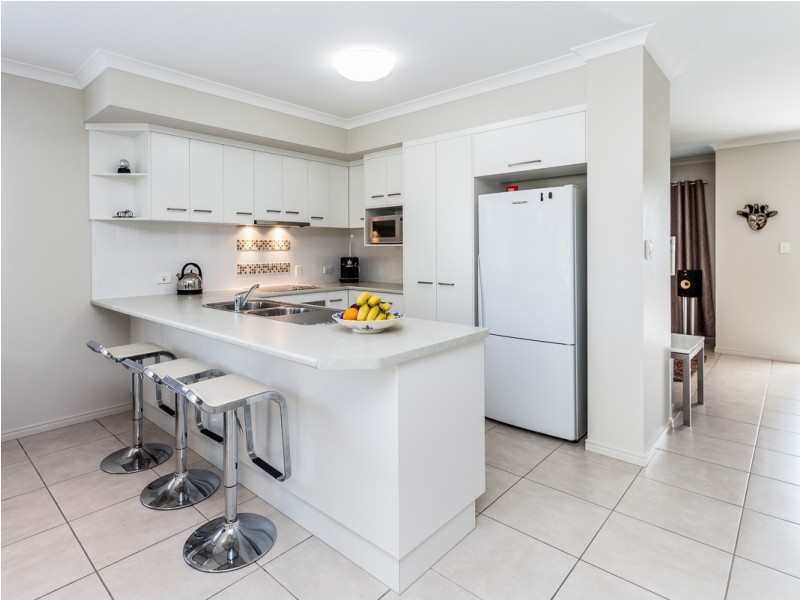 2/2 Hirsch Court, North Lakes QLD 4509