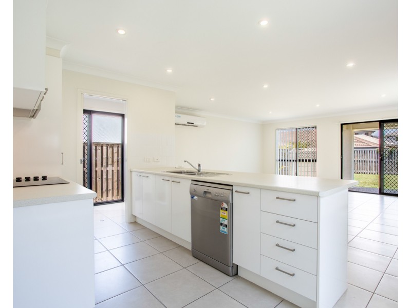 37 Bowerbird Crescent, Dakabin QLD 4503