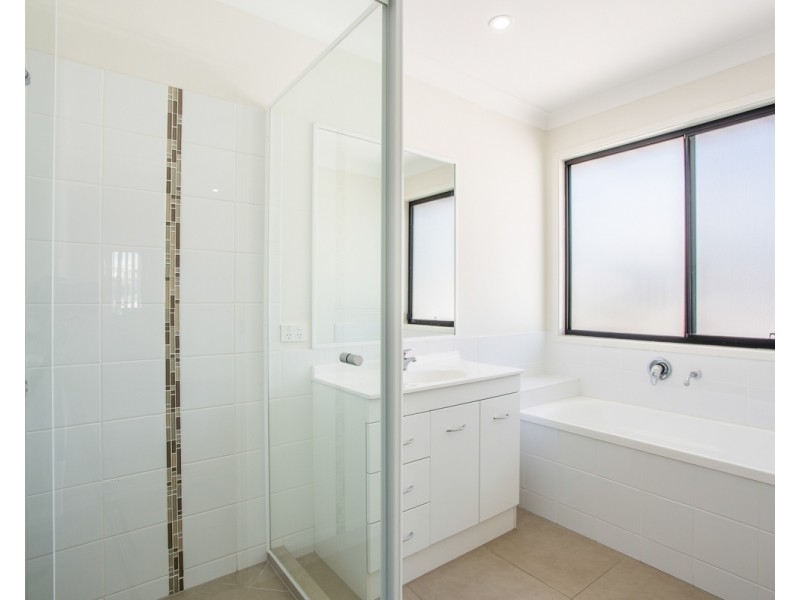 37 Bowerbird Crescent, Dakabin QLD 4503