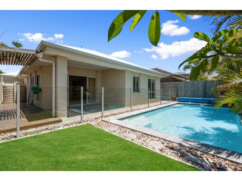 10 Riviera Crescent, North Lakes QLD 4509