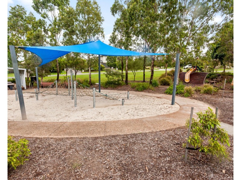 131 Mackintosh Drive, North Lakes QLD 4509