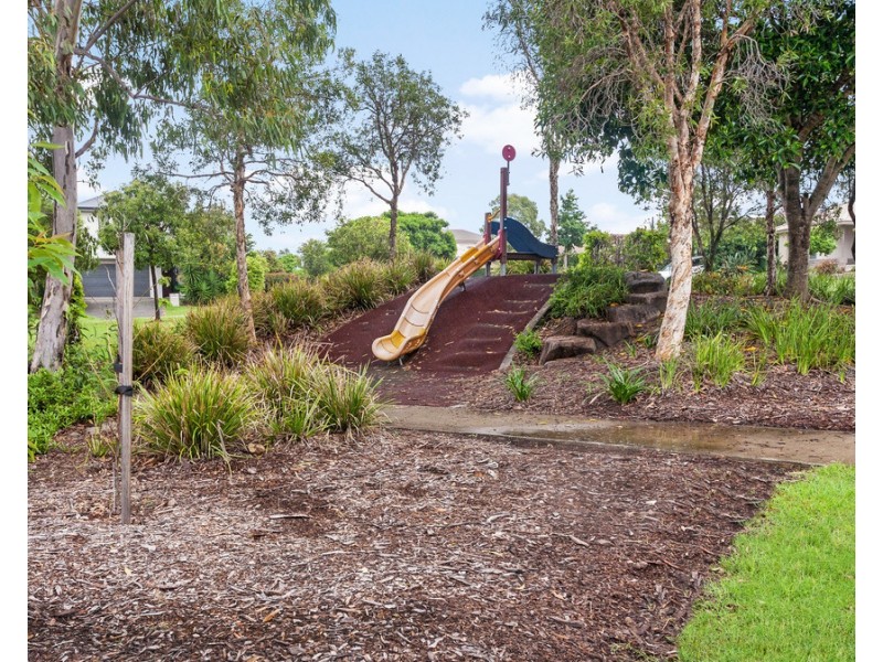 131 Mackintosh Drive, North Lakes QLD 4509