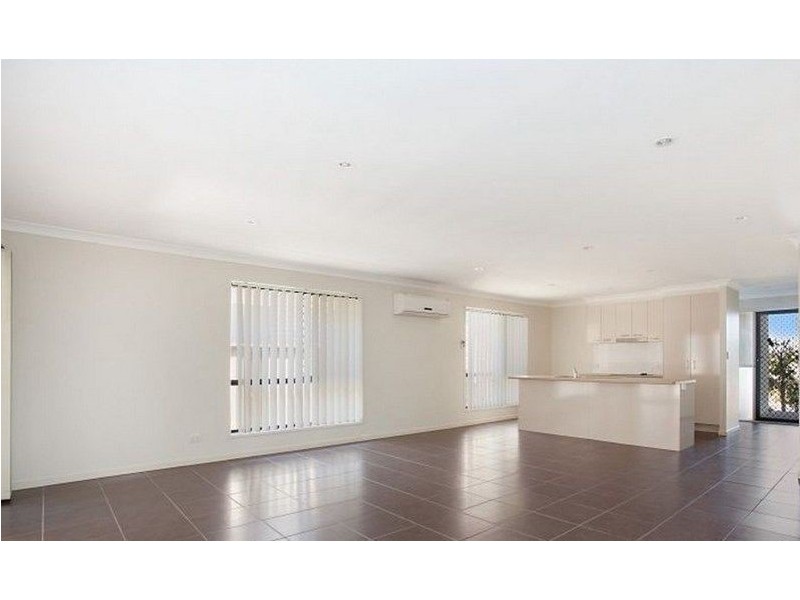 6 Bowerbird Crescent, Dakabin QLD 4503