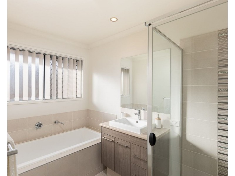 33 Gordon Crescent, Mango Hill QLD 4509