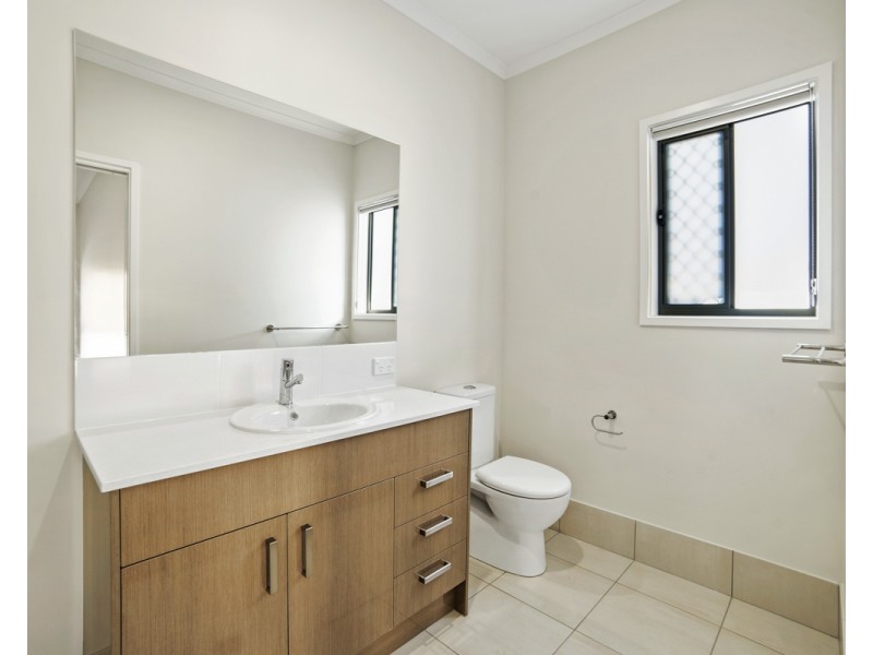 33 Oxbow Crescent, Lawnton QLD 4501