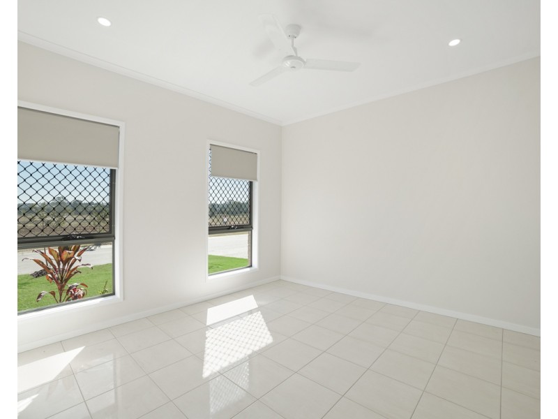 33 Oxbow Crescent, Lawnton QLD 4501