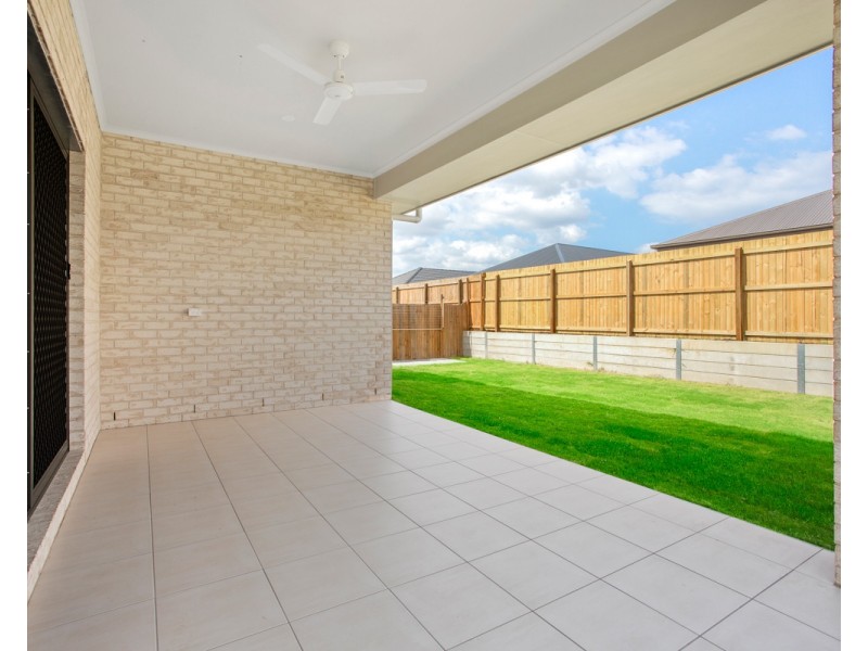 33 Oxbow Crescent, Lawnton QLD 4501