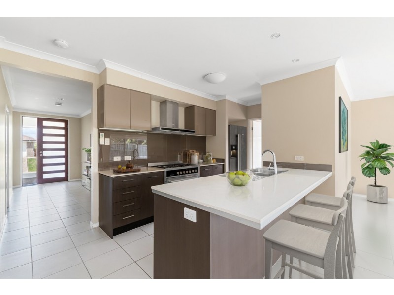24 Nullarbor Circuit, North Lakes QLD 4509