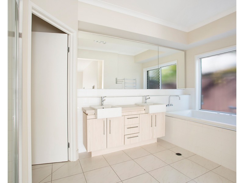4 Trevino Parade, North Lakes QLD 4509