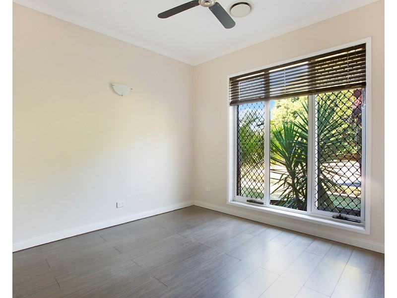 4 Trevino Parade, North Lakes QLD 4509