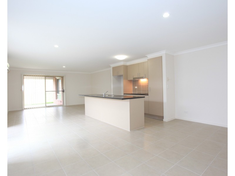 60 Mackintosh Drive, North Lakes QLD 4509