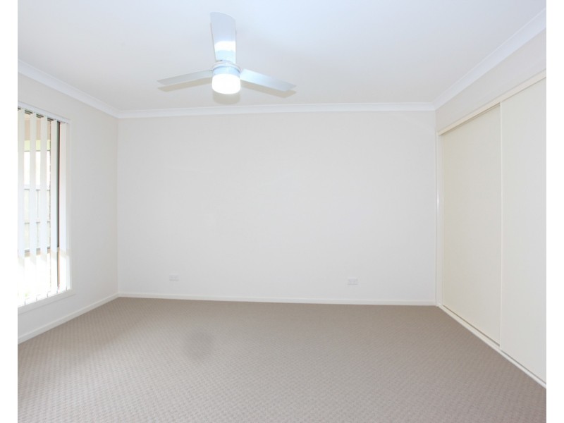 60 Mackintosh Drive, North Lakes QLD 4509