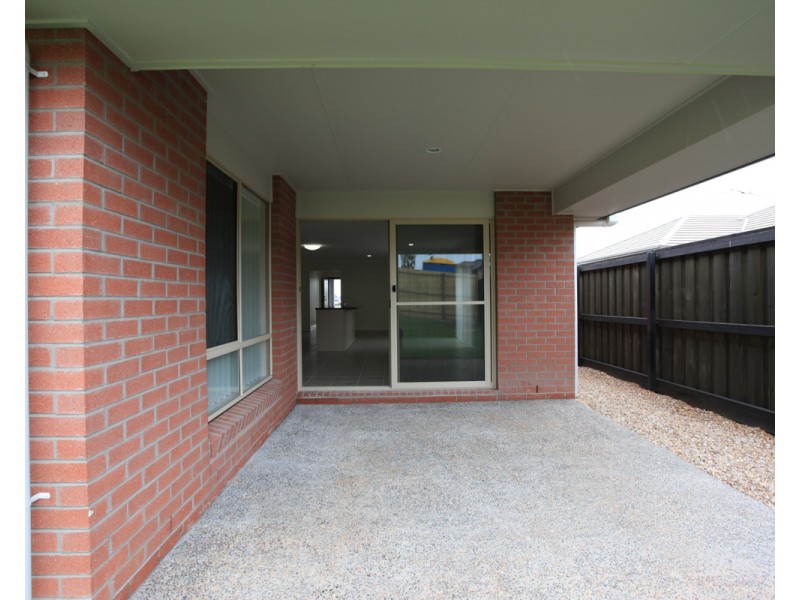 60 Mackintosh Drive, North Lakes QLD 4509