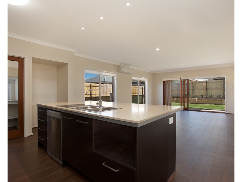 15 Elsey Circuit, North Lakes QLD 4509
