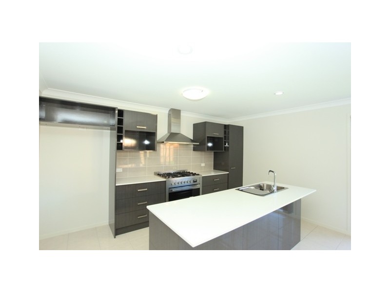 16 Melville Parade, North Lakes QLD 4509