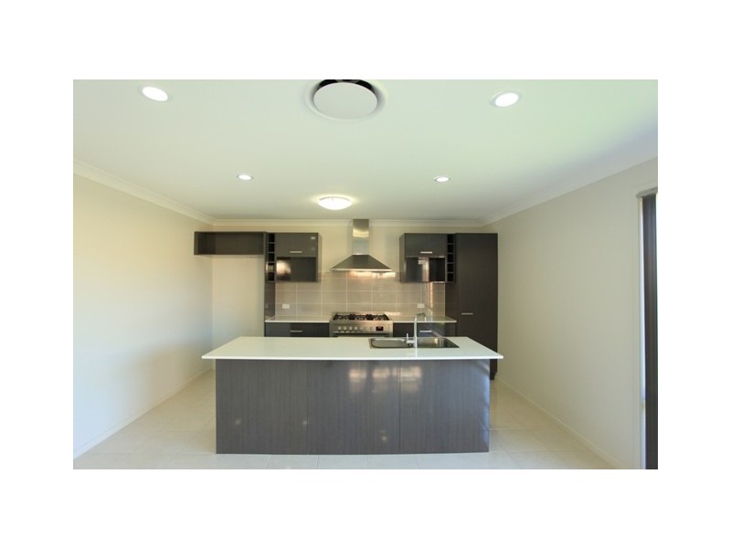 16 Melville Parade, North Lakes QLD 4509