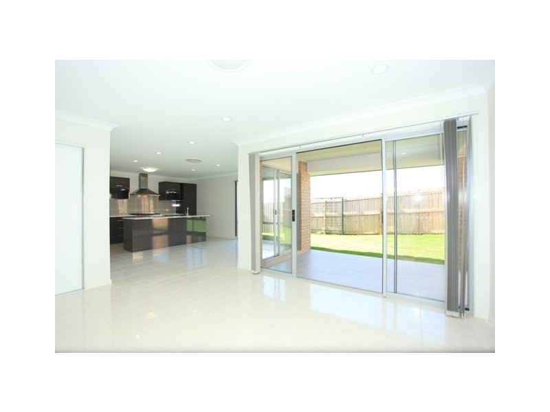 16 Melville Parade, North Lakes QLD 4509