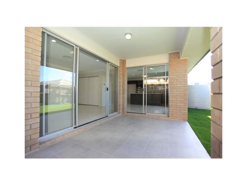 16 Melville Parade, North Lakes QLD 4509