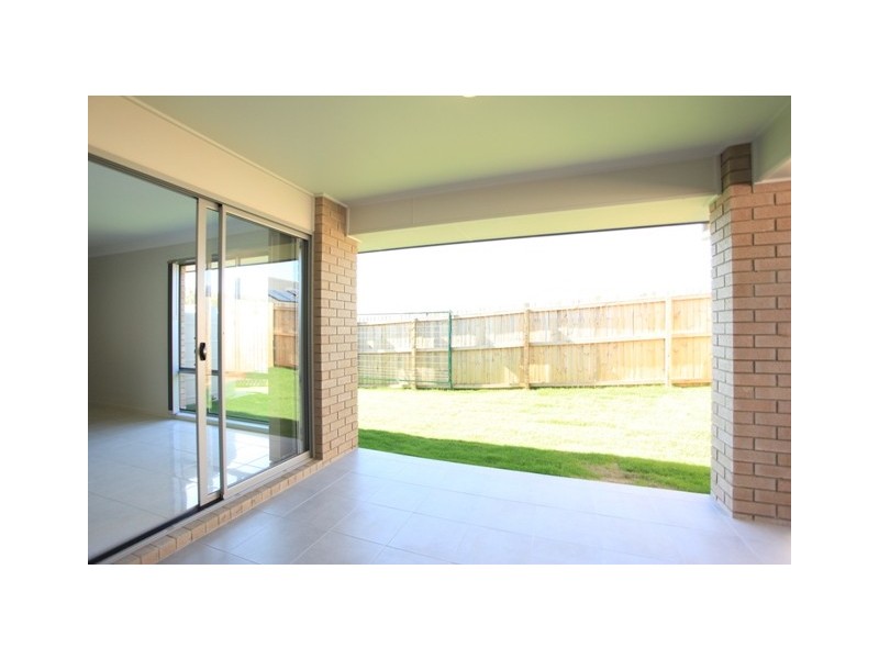 16 Melville Parade, North Lakes QLD 4509