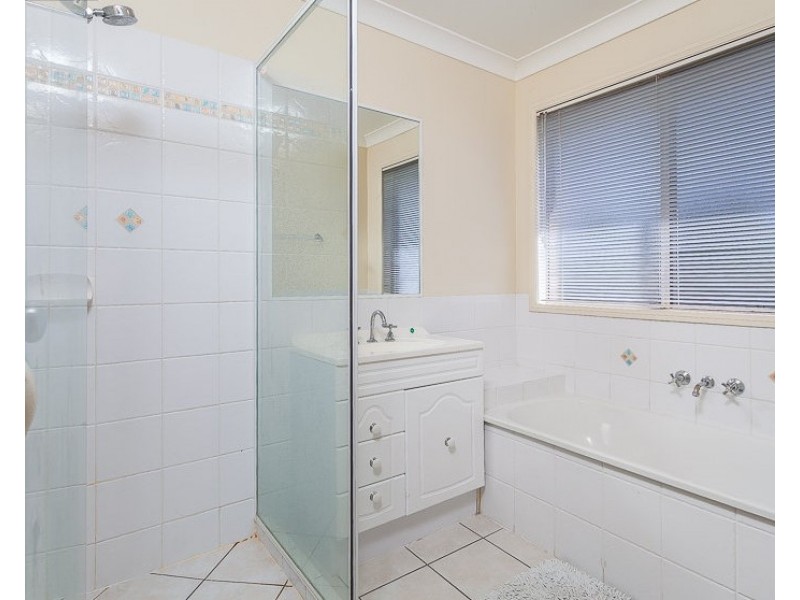 8 Malanda Court, North Lakes QLD 4509