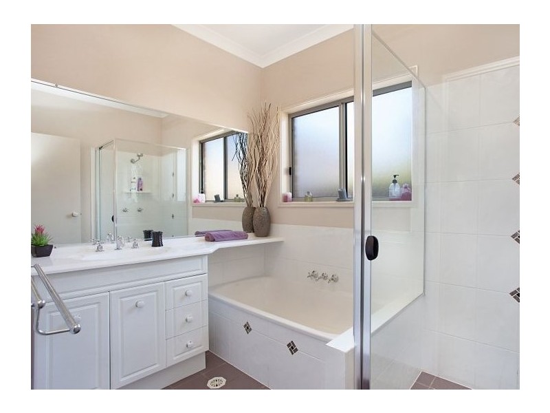 16 Cottonwood Circuit, North Lakes QLD 4509