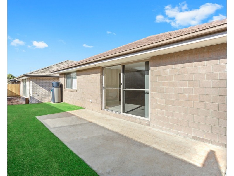 50 Attenborough Circuit, North Lakes QLD 4509