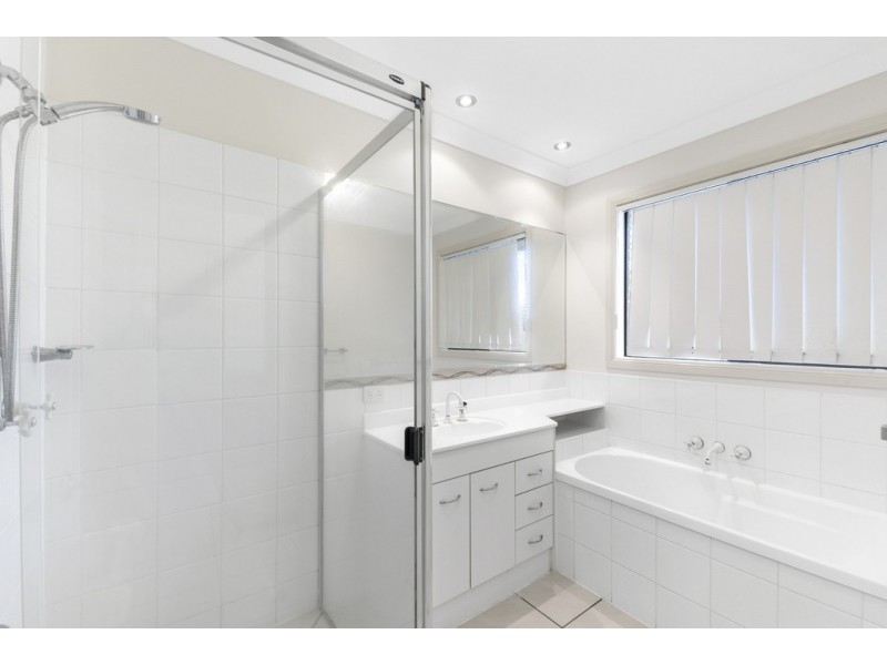 8 Raimondo Court, Dakabin QLD 4503