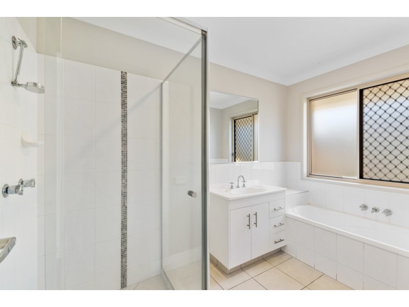 15 Shimao Crescent, North Lakes QLD 4509