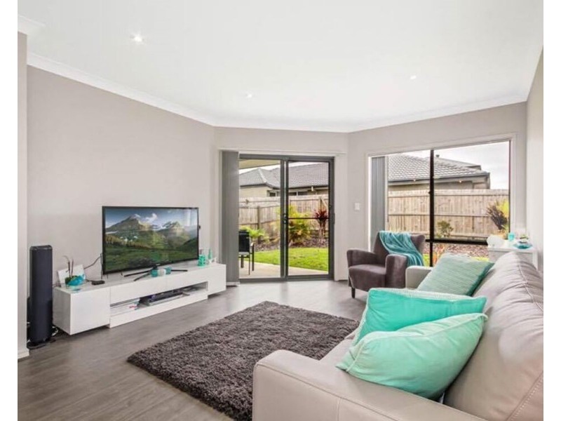 49 Ravensbourne Crescent, North Lakes QLD 4509