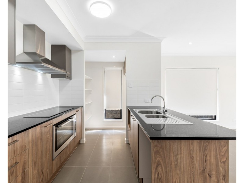73 Brockman Drive, Upper Kedron QLD 4055