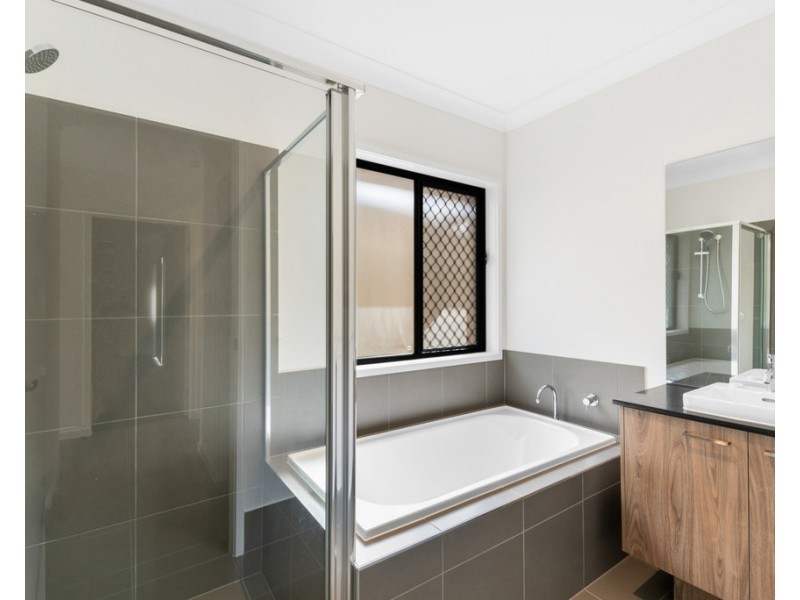 73 Brockman Drive, Upper Kedron QLD 4055