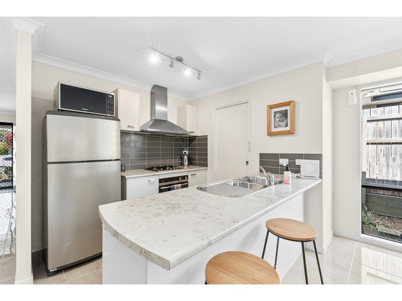 24 Denham Crescent, North Lakes QLD 4509