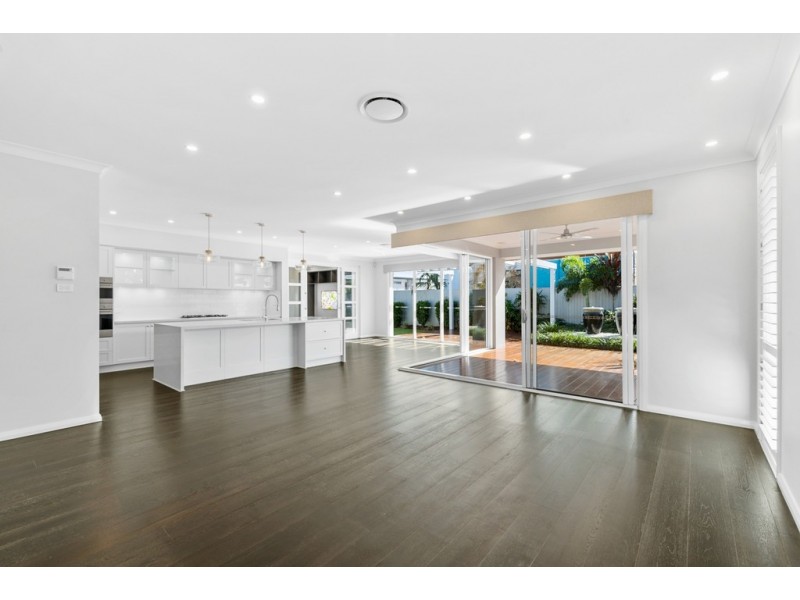 36 Spinnaker Boulevard, Newport QLD 4020