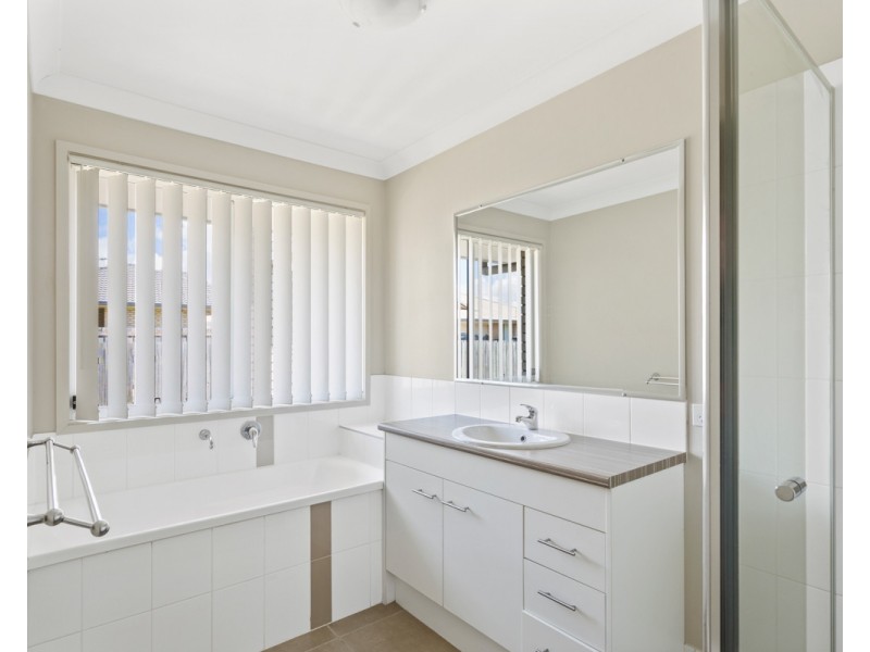 14 Bangalow Street, Morayfield QLD 4506