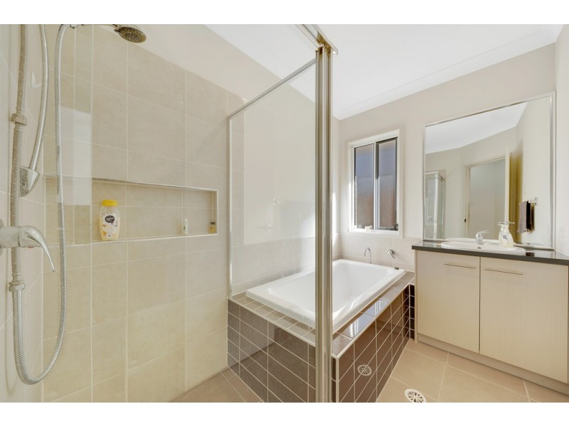 9 Cooloola Crescent, North Lakes QLD 4509