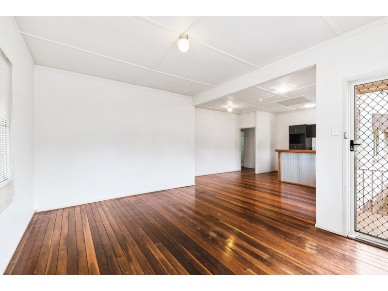 21 The Crescent, Kallangur QLD 4503