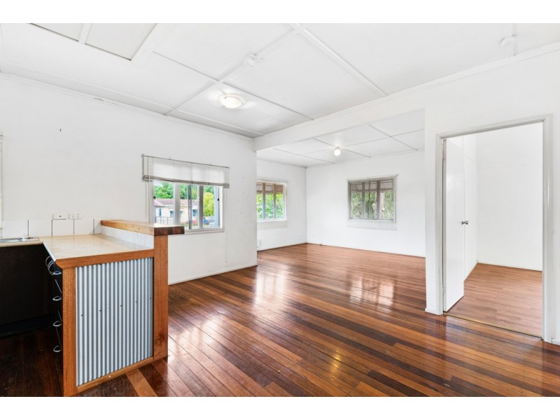 21 The Crescent, Kallangur QLD 4503