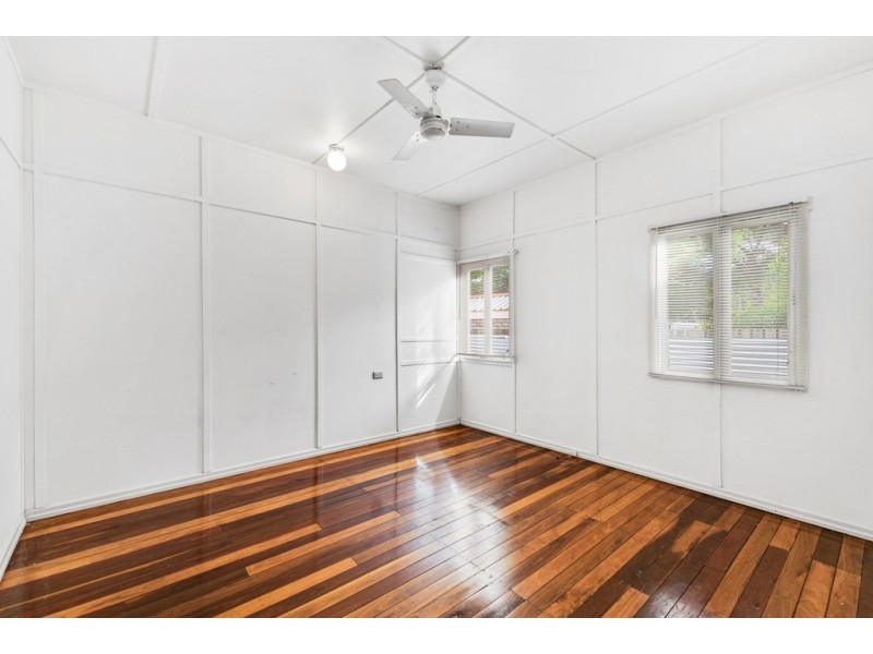 21 The Crescent, Kallangur QLD 4503